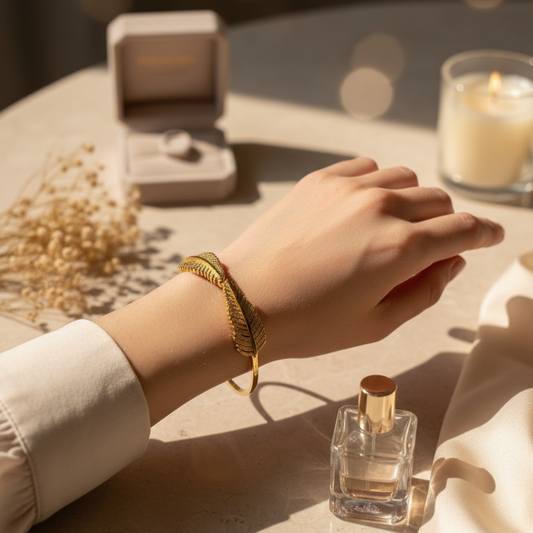 Golden Leaf Open Bangle – Nature’s Minimal Luxe 🍃✨