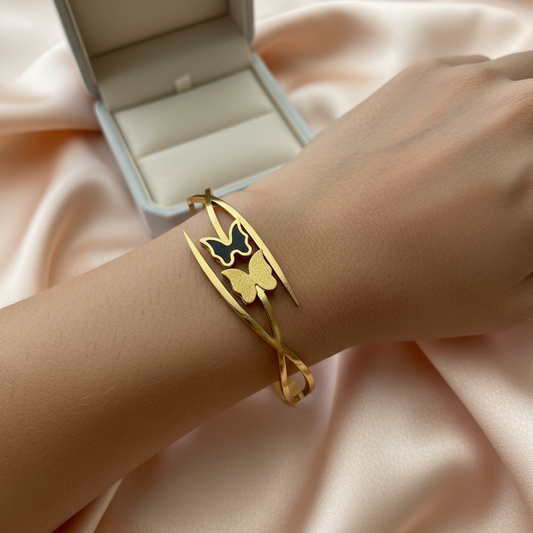 Abstract Duo Butterfly Gold Bangle – Minimal Luxe Artistry 🦋✨