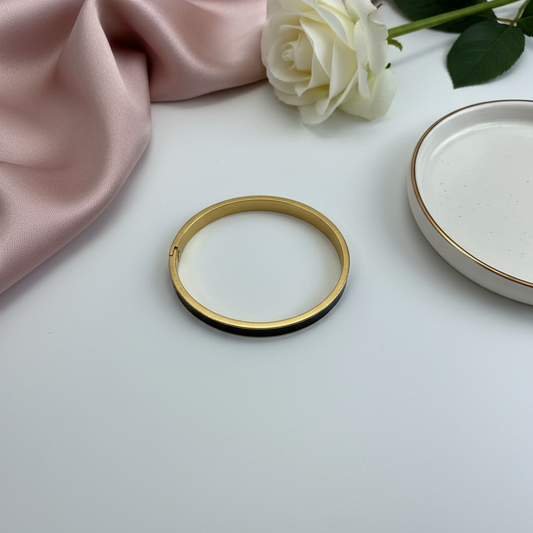 Classic Black Enamel Gold Bangle – Timeless Minimal Luxe 🖤✨