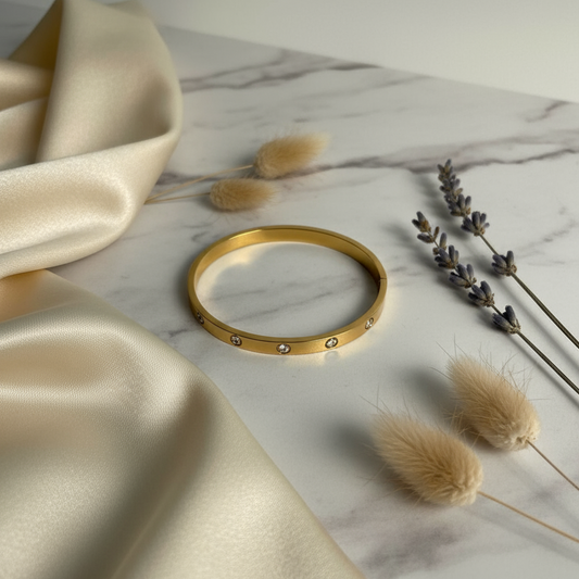Classic Crystal Gold Bangle – Timeless Modern Sparkle ✨💎