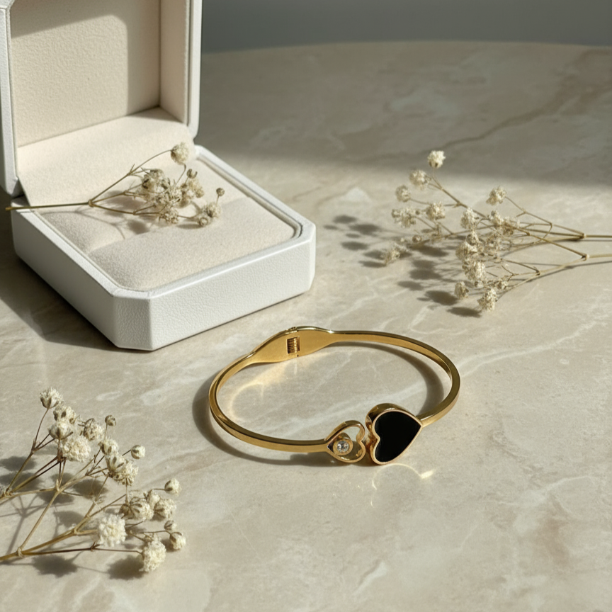 Black Enamel Heart Gold Bangle – Chic Romance Statement 🖤✨