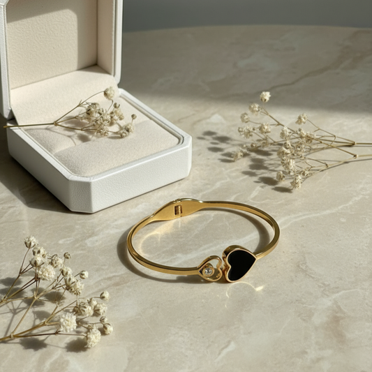 Black Enamel Heart Gold Bangle – Chic Romance Statement 🖤✨