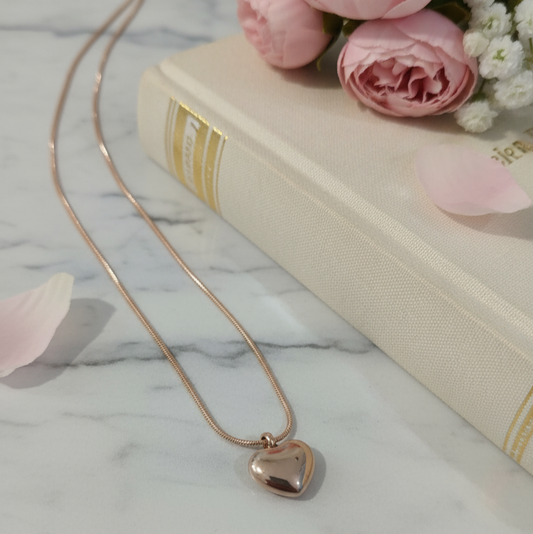 Rose Gold Heart Pendant Necklace – Timeless Love